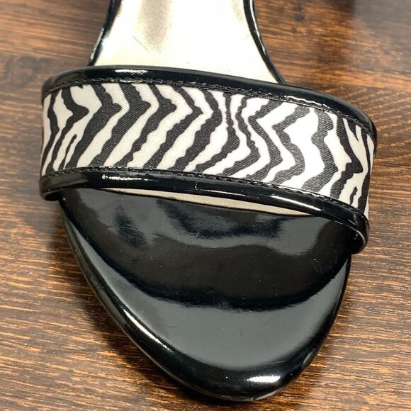Dana Buchman Women's Majorca Zebrasin Ankle Strap Gladiator Heels Black Size 7 - Picture 2 of 8